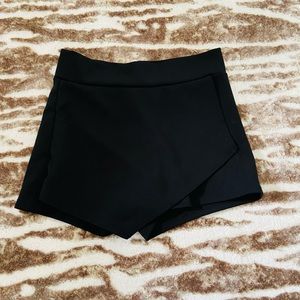 NWOT Cheryl kids black skort